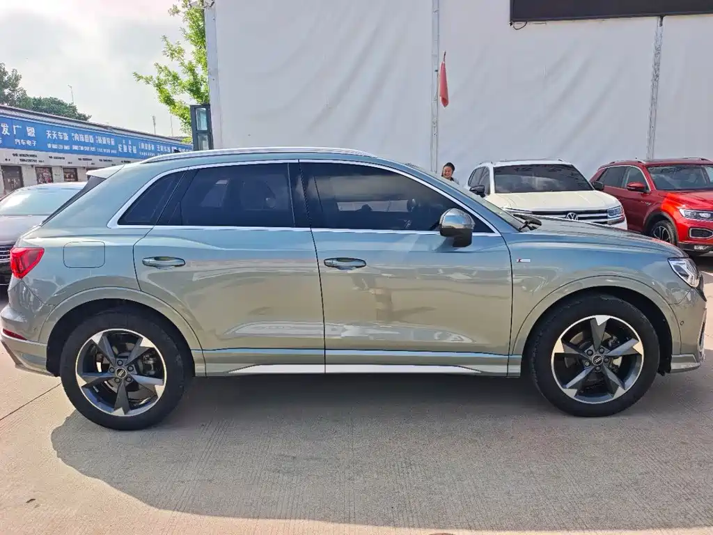 Audi Q3 — миниатюра 12