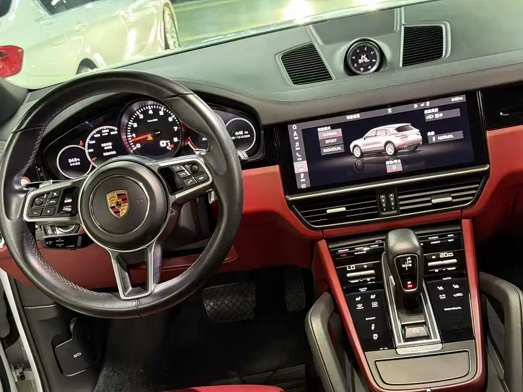 Porsche Cayenne — миниатюра 9