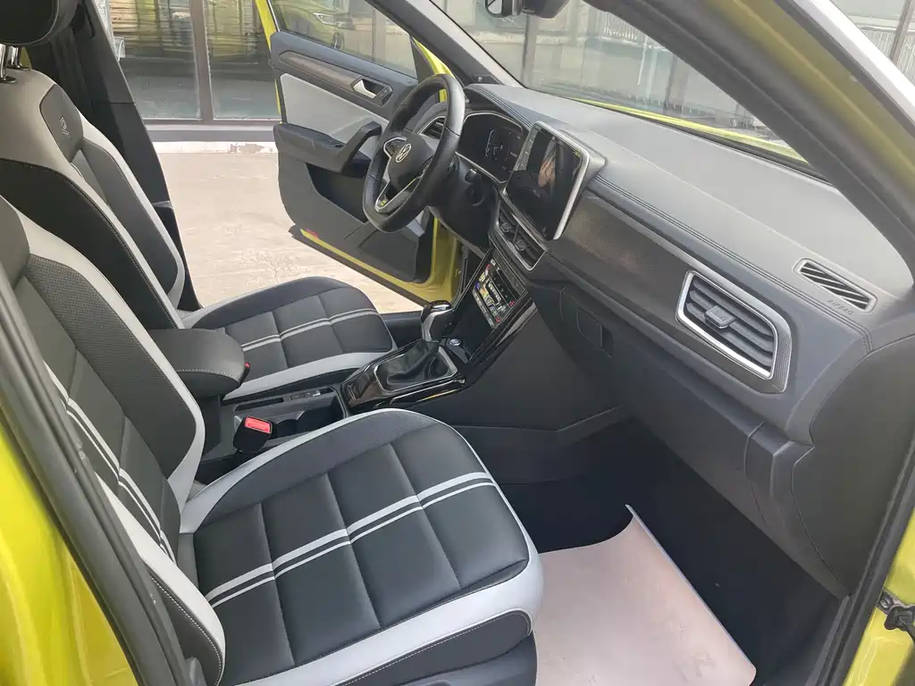 Volkswagen T-Roc — миниатюра 11