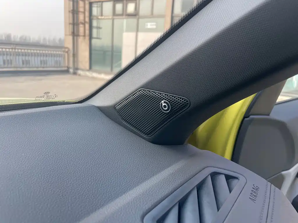 Volkswagen T-Roc — миниатюра 17