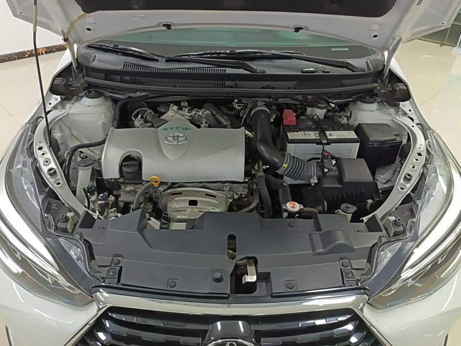 Toyota YARiS L Zhi Xuan 1.5 л 2021 г. Белый, пробег 43500 км