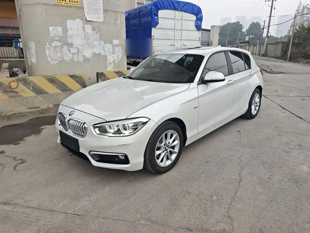 BMW 1 Series (Import) 2016