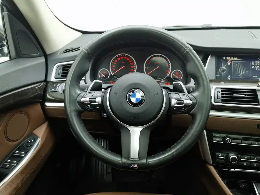 BMW 5 Series GT — миниатюра 11