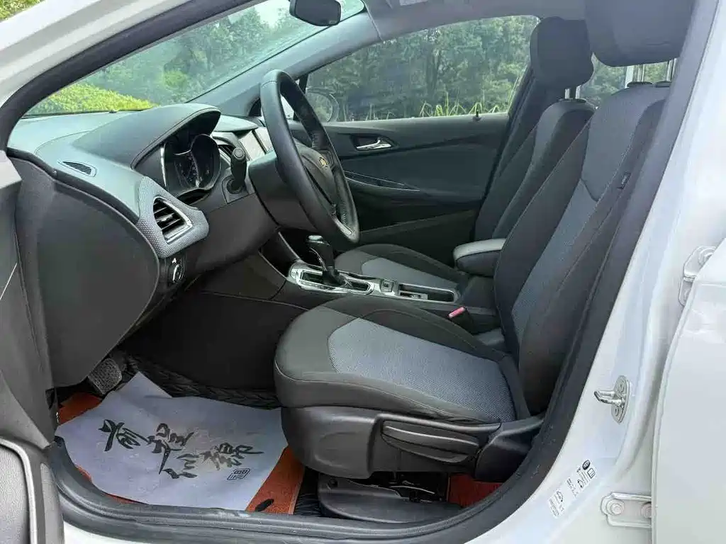 Chevrolet Cruze — миниатюра 6