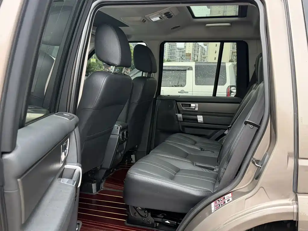 Land Rover Discovery — миниатюра 10