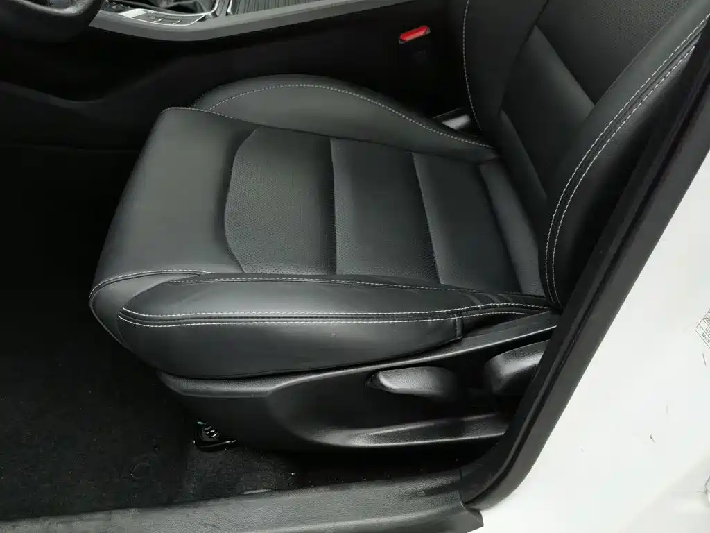 Geely Emgrand — миниатюра 20