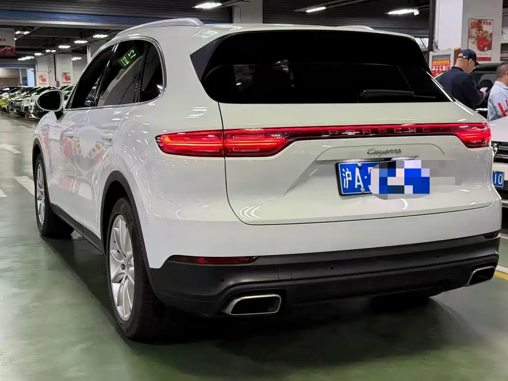 Porsche Cayenne — миниатюра 4