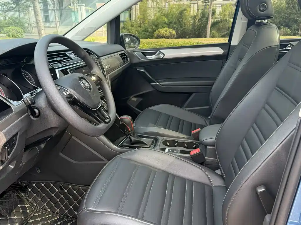 Volkswagen Touran — миниатюра 8
