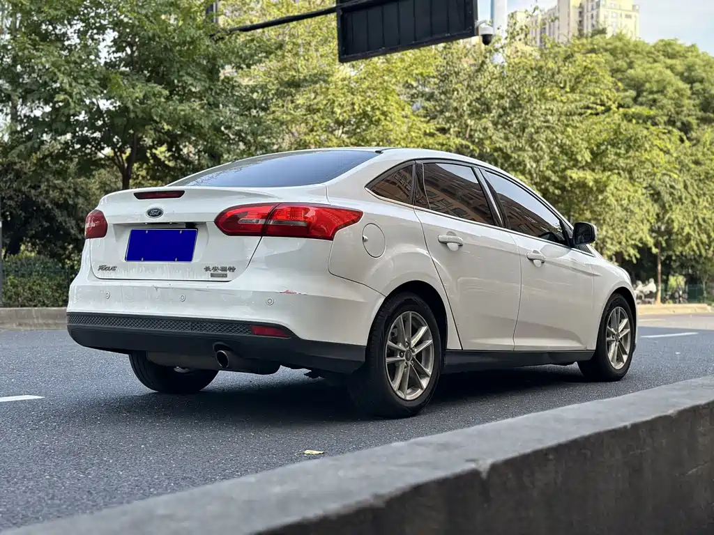 Ford Focus — миниатюра 4