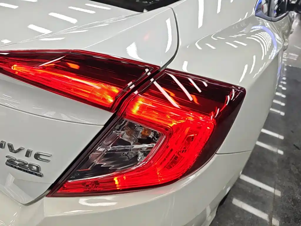 Honda Civic — миниатюра 8