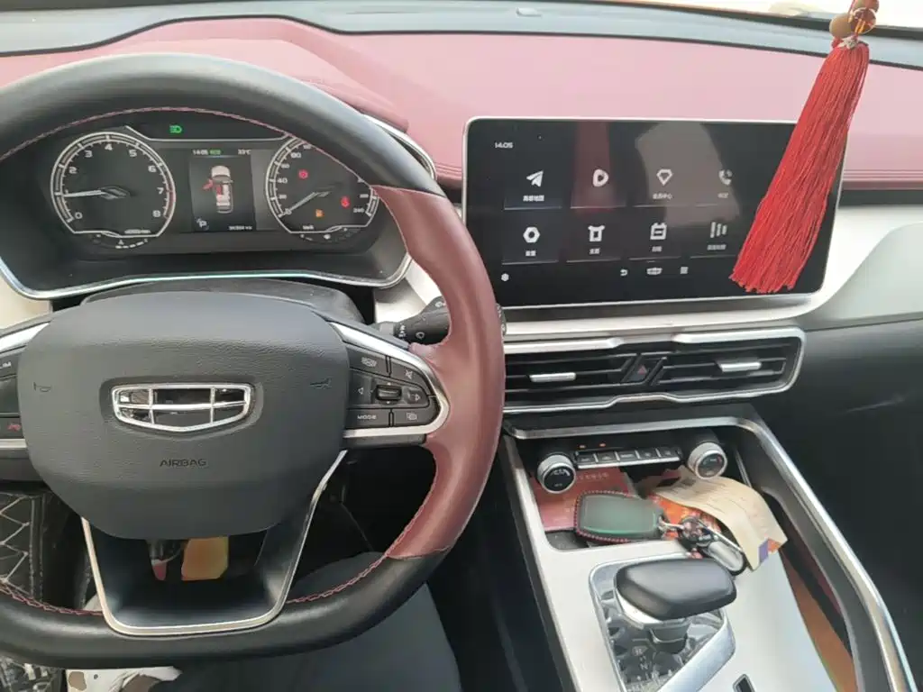 Geely Binyue — миниатюра 10