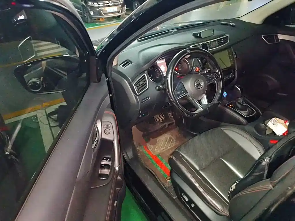 Nissan Qashqai — миниатюра 12