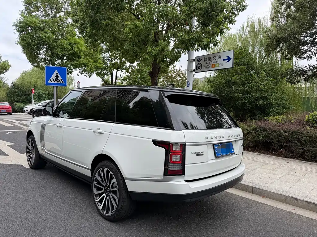 Land Rover Range Rover — миниатюра 4