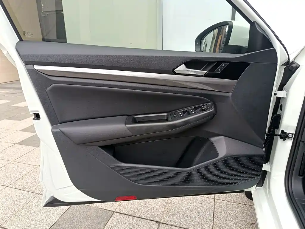 Volkswagen Bora — миниатюра 12