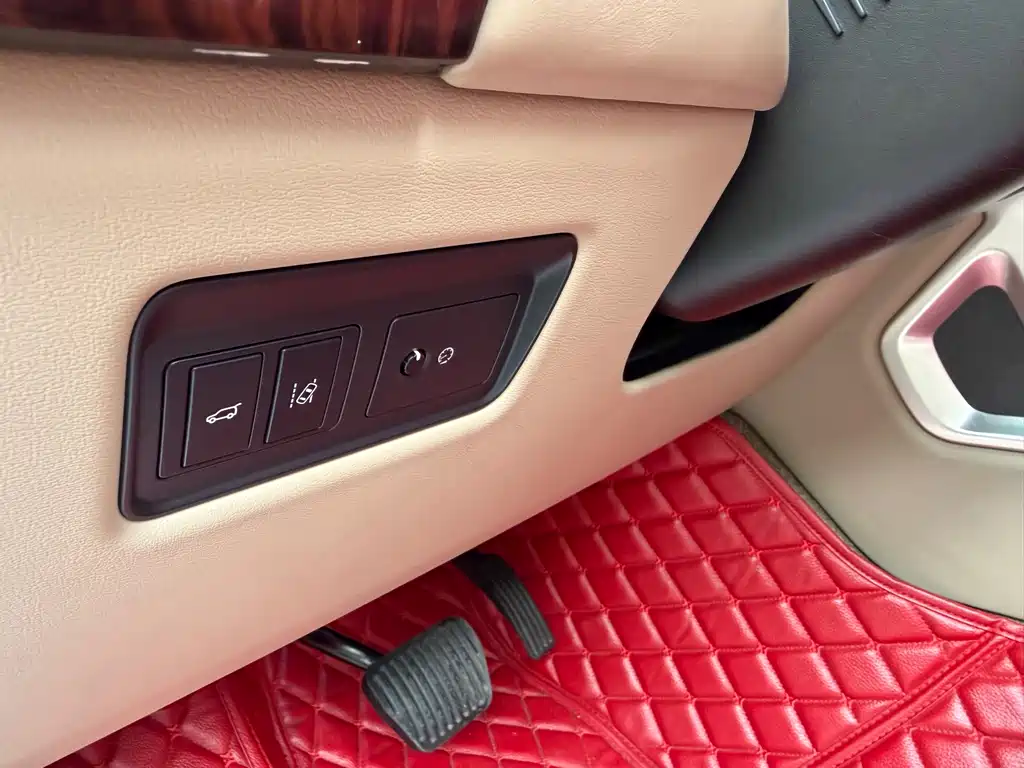 Land Rover Range Rover — миниатюра 10