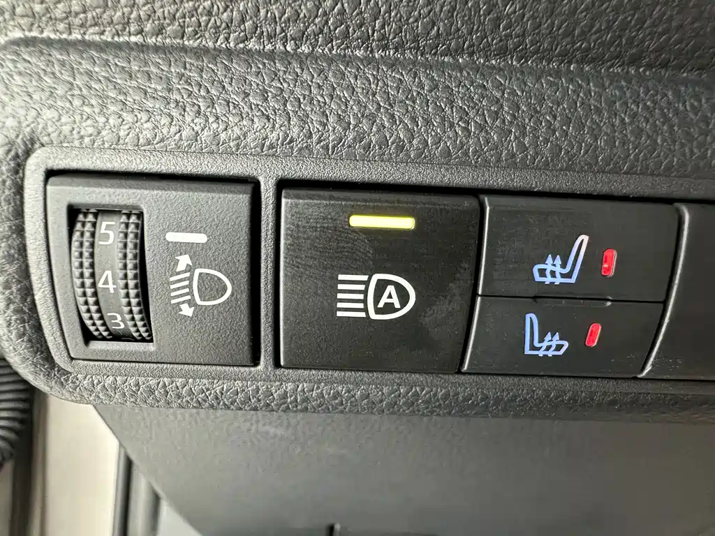 Toyota Corolla — миниатюра 12