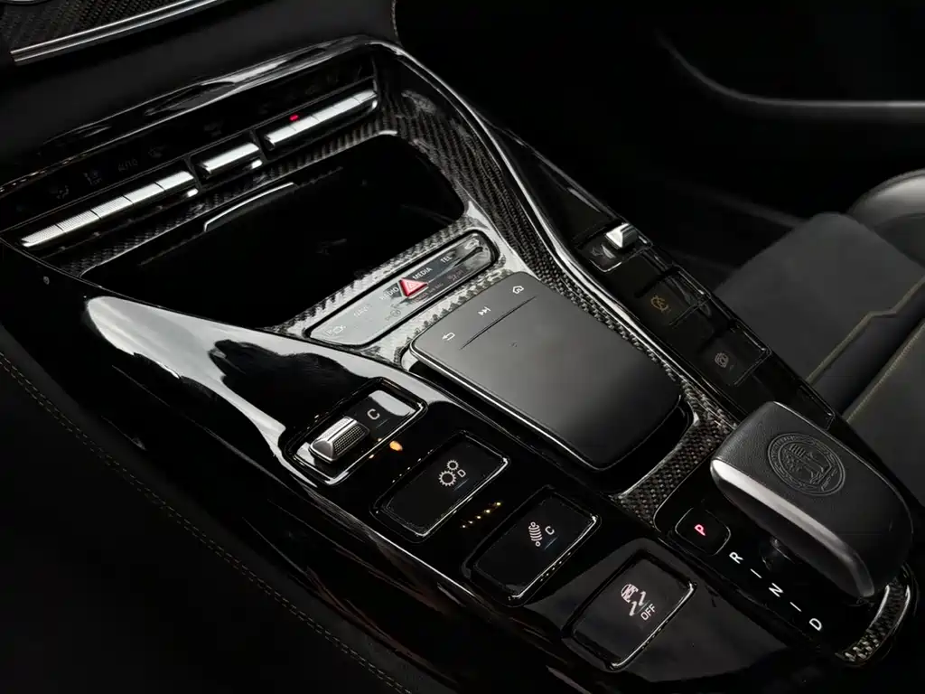 MERCEDES-BENZ AMG GT