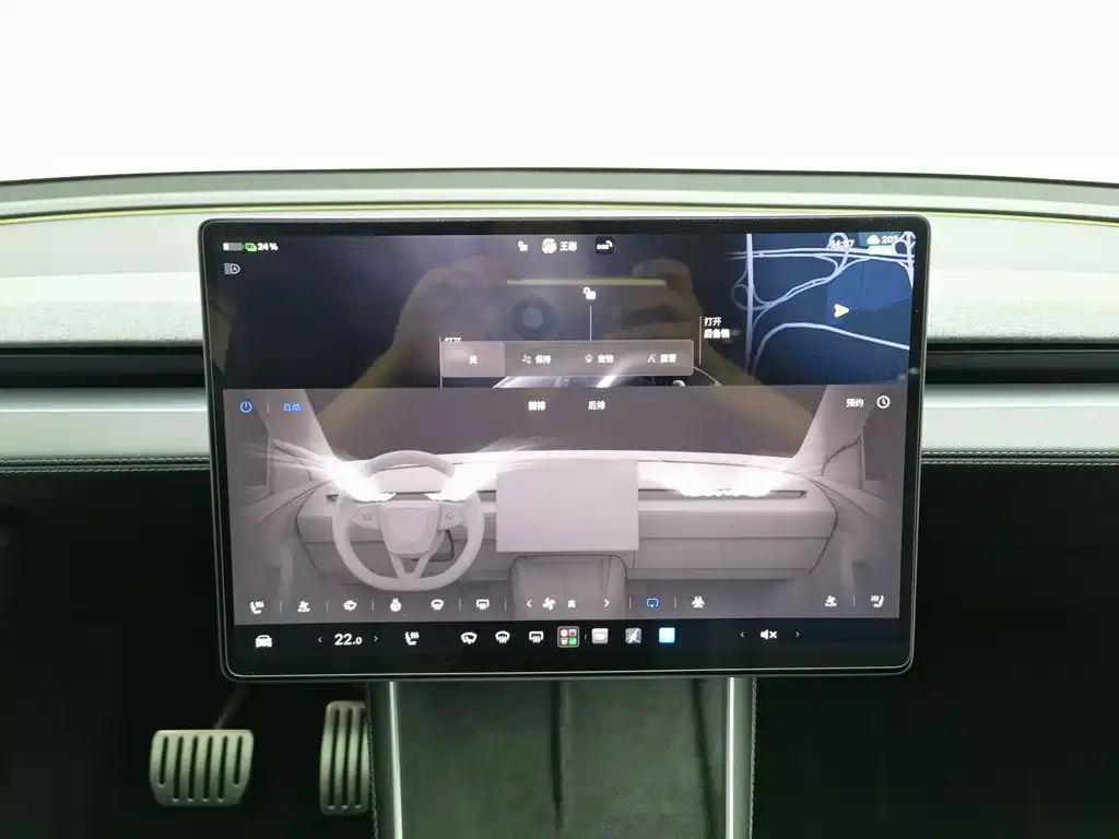 Tesla Model Y — миниатюра 12