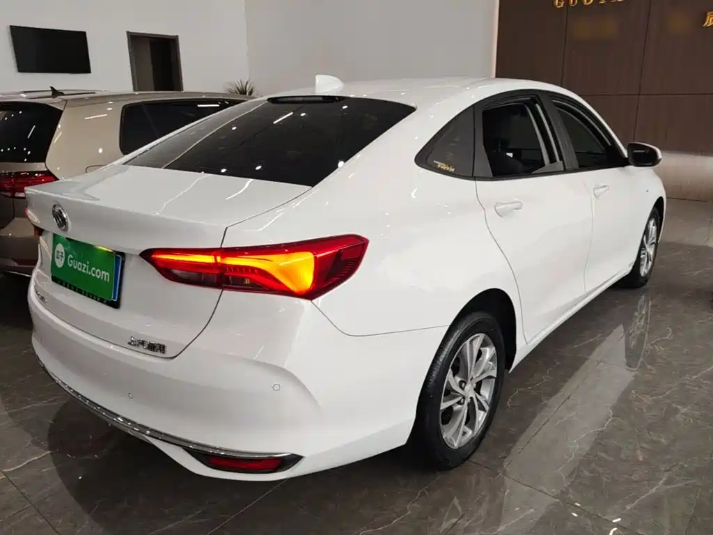Buick Verano — миниатюра 7