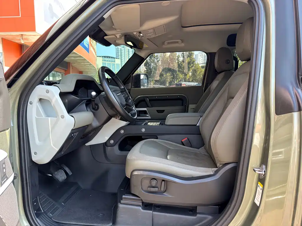 Land Rover Defender — миниатюра 4