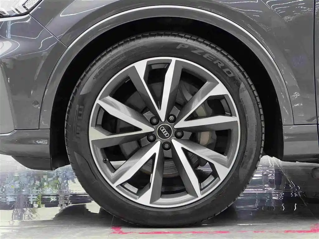 Audi Q7 — миниатюра 4