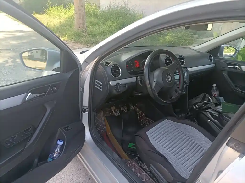 Volkswagen Jetta — миниатюра 16