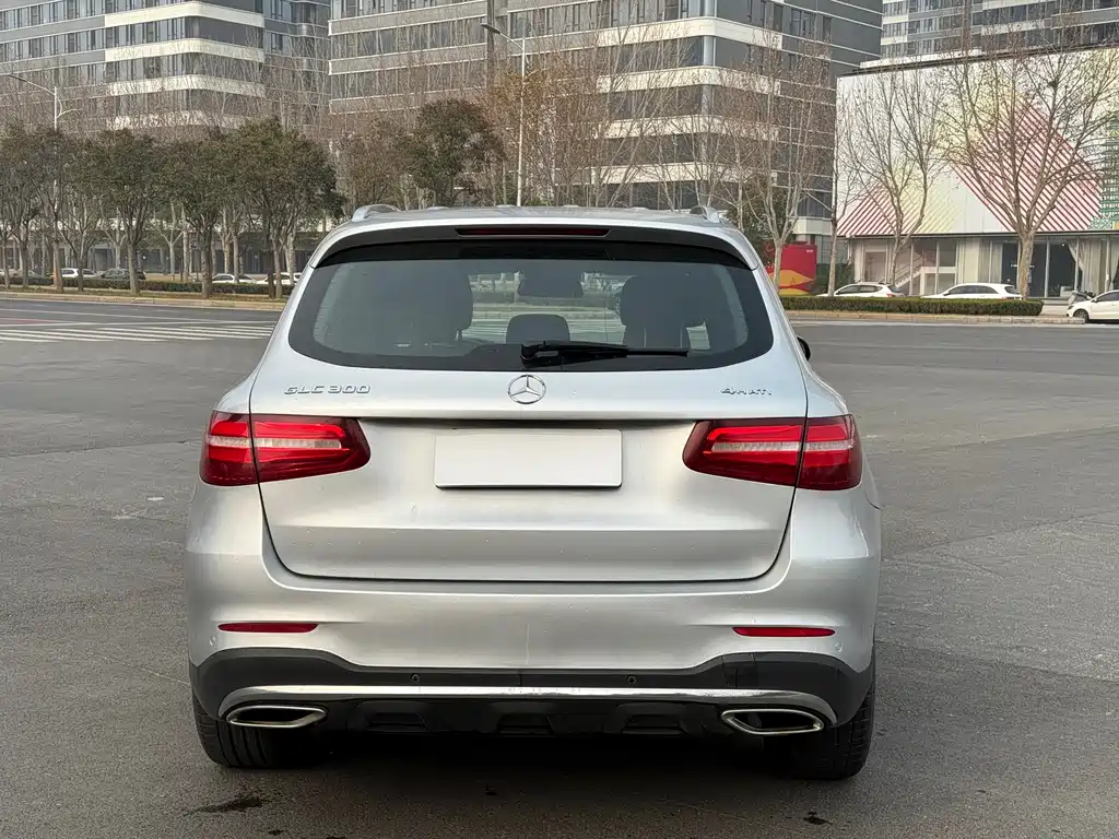 MERCEDES-BENZ GLC