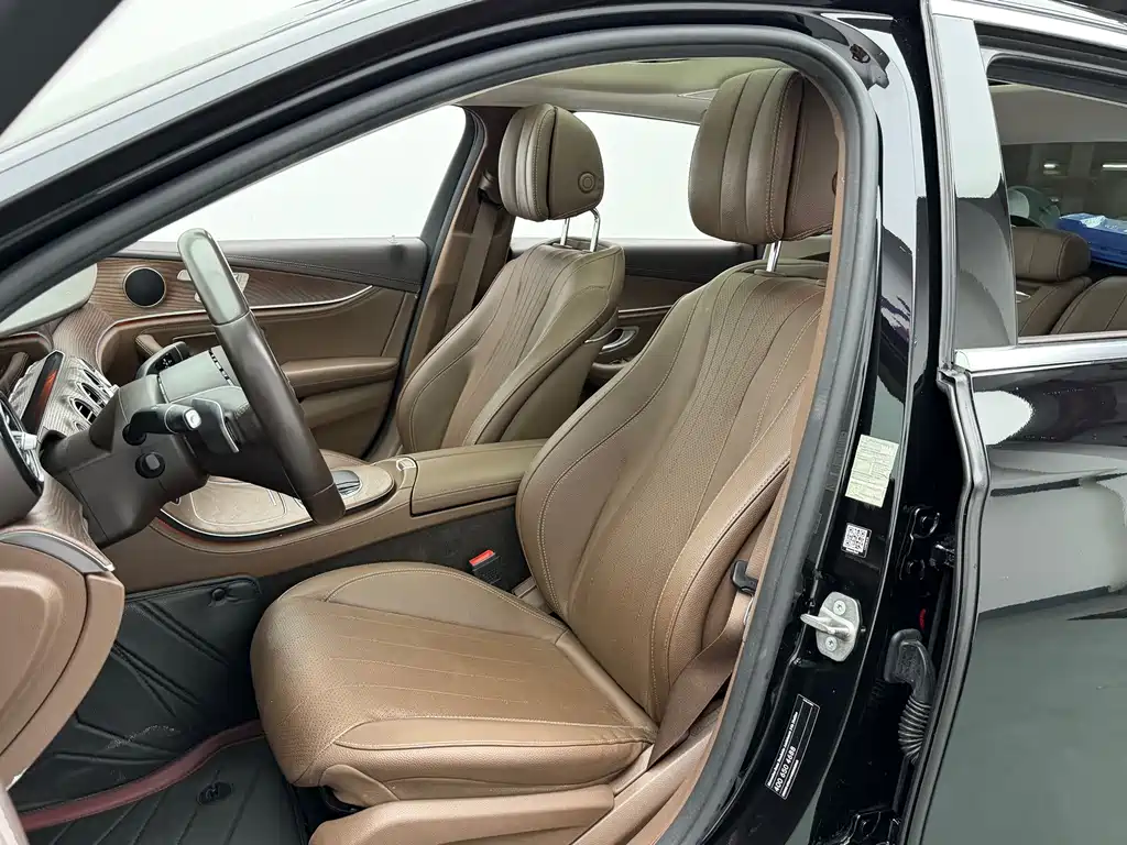 Mercedes-Benz E-Class — миниатюра 12