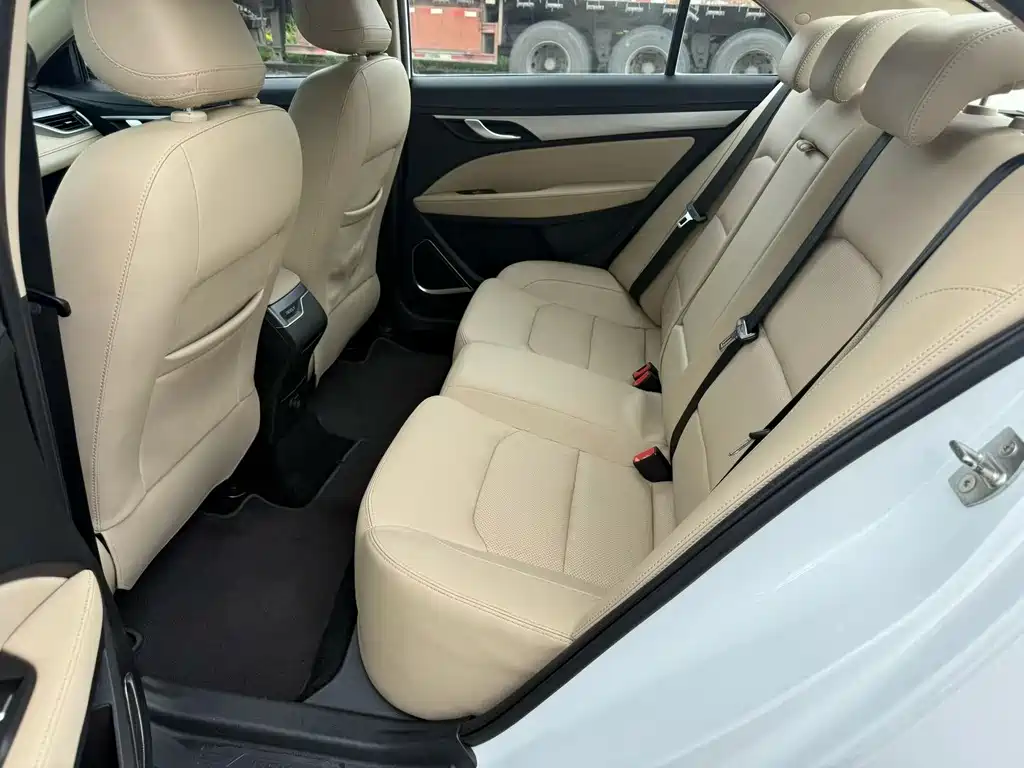 Geely Emgrand — миниатюра 8