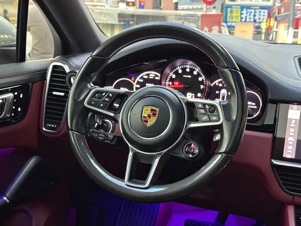 Porsche Cayenne — миниатюра 15