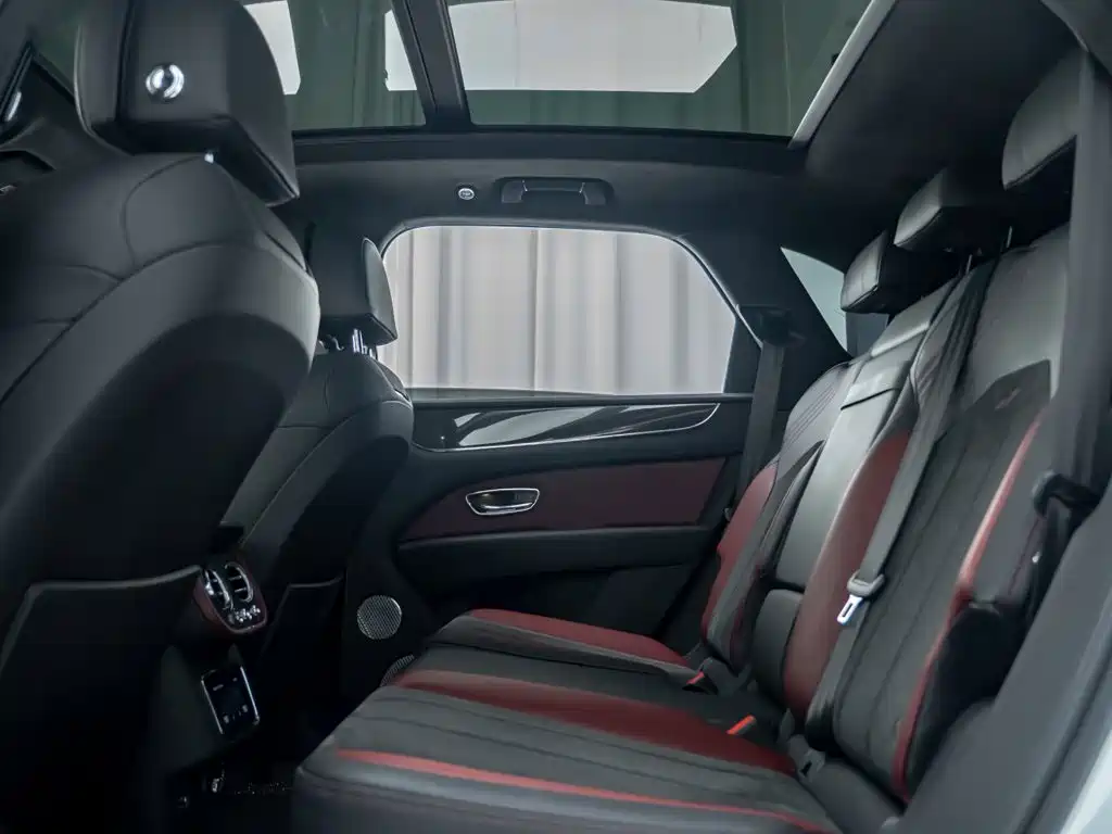 Bentley Bentayga — миниатюра 11