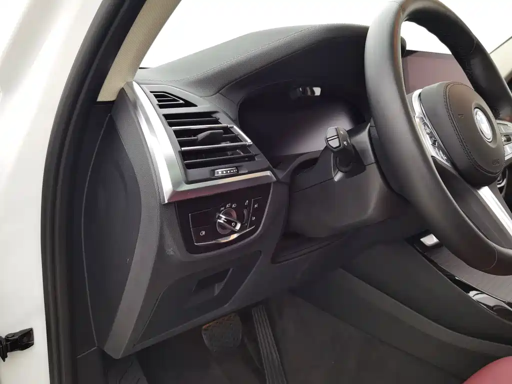 BMW iX3 — миниатюра 8