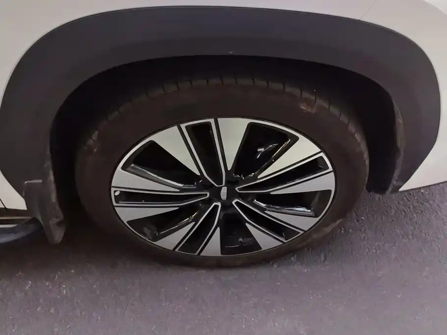 Geely Boyue L — миниатюра 6