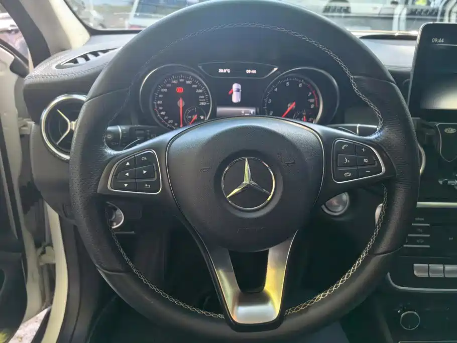 Mercedes-Benz GLA — миниатюра 15