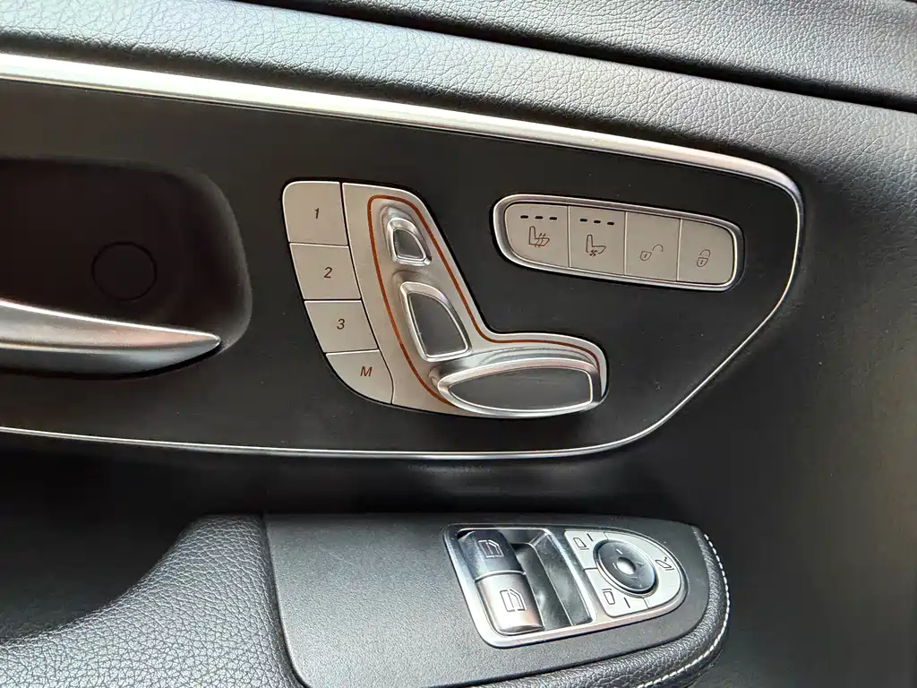 Mercedes-Benz V-Class — миниатюра 18