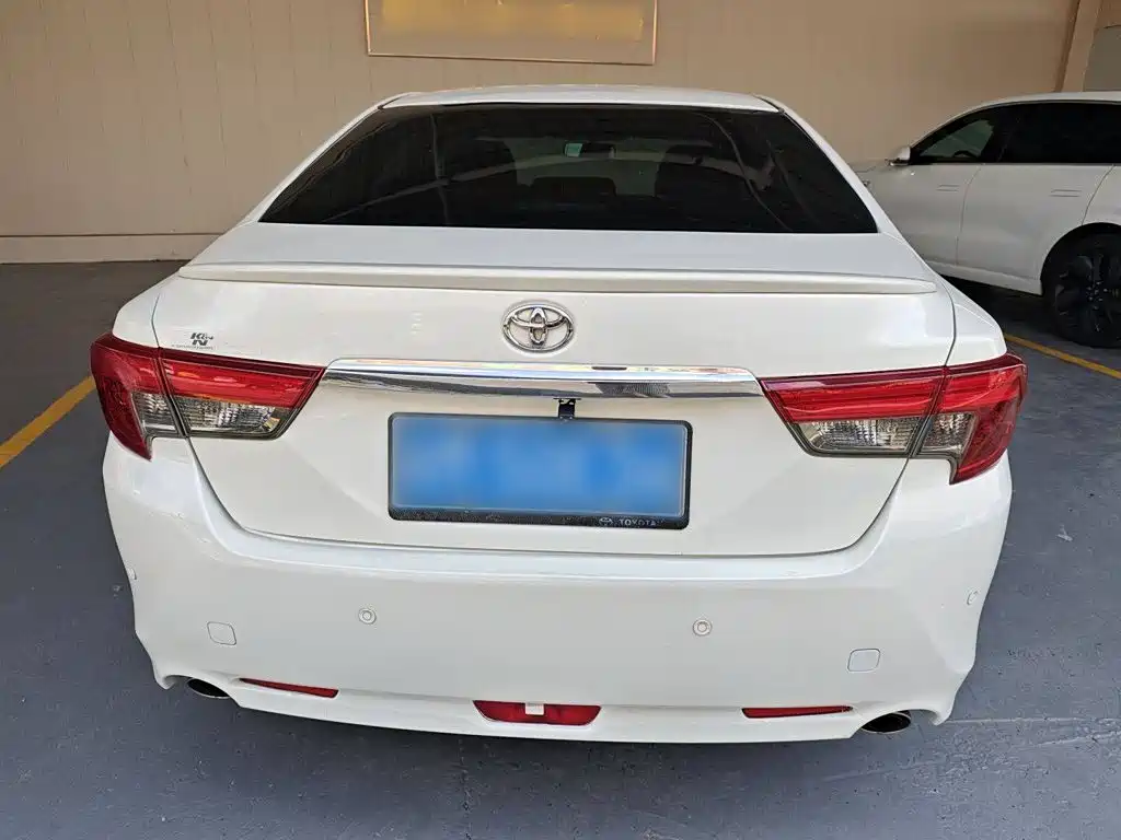 Toyota Reiz — миниатюра 6