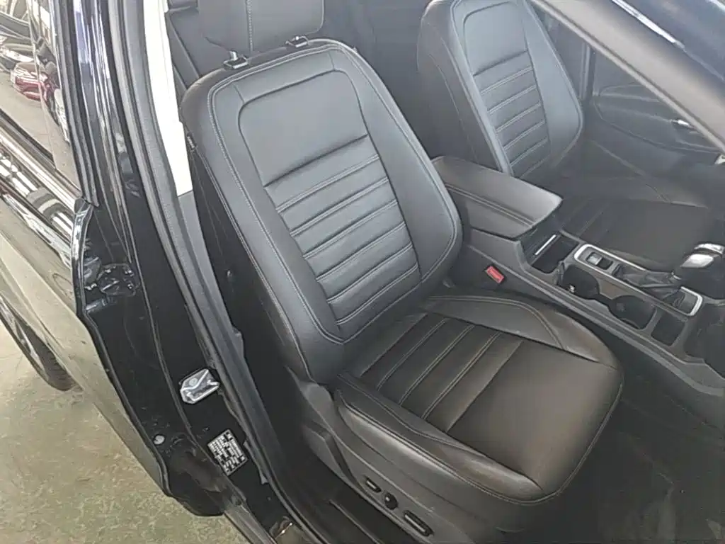 Ford Kuga — миниатюра 25