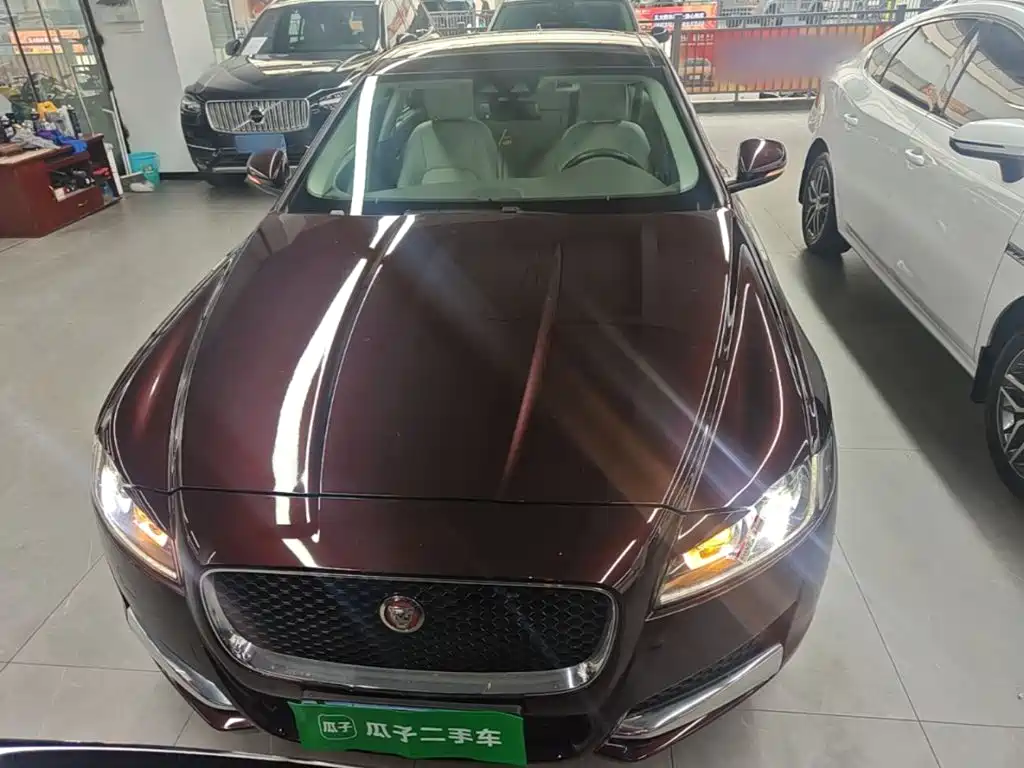 Jaguar XFL — миниатюра 3