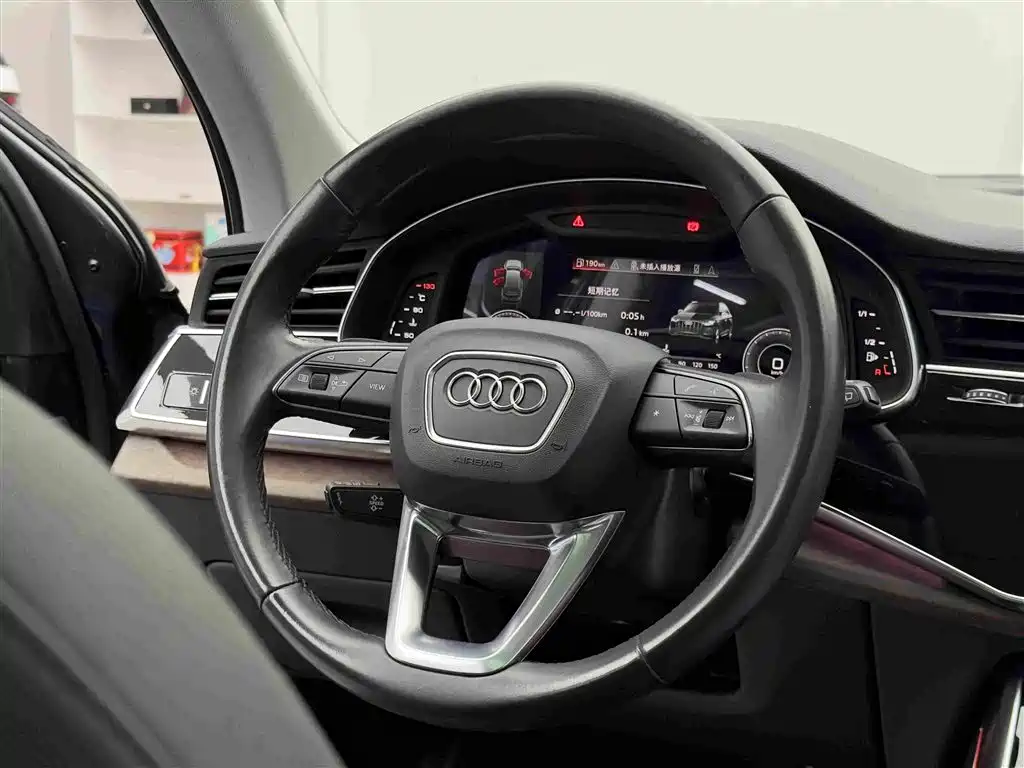 Audi Q7 — миниатюра 12