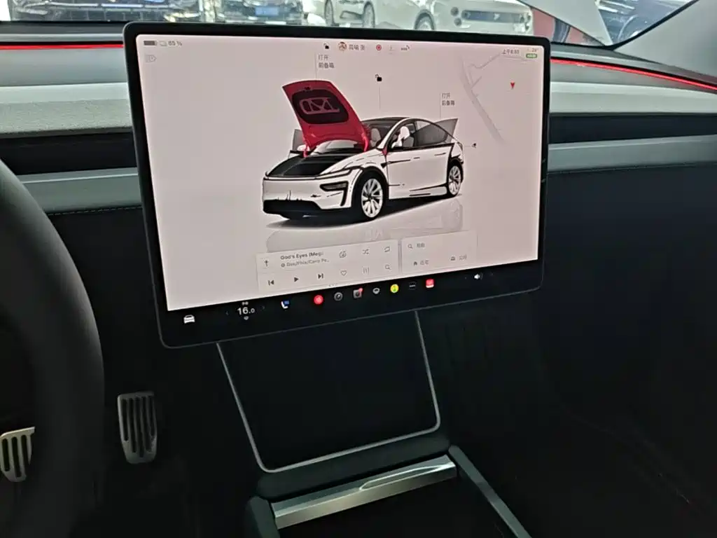 Tesla Model Y — миниатюра 13