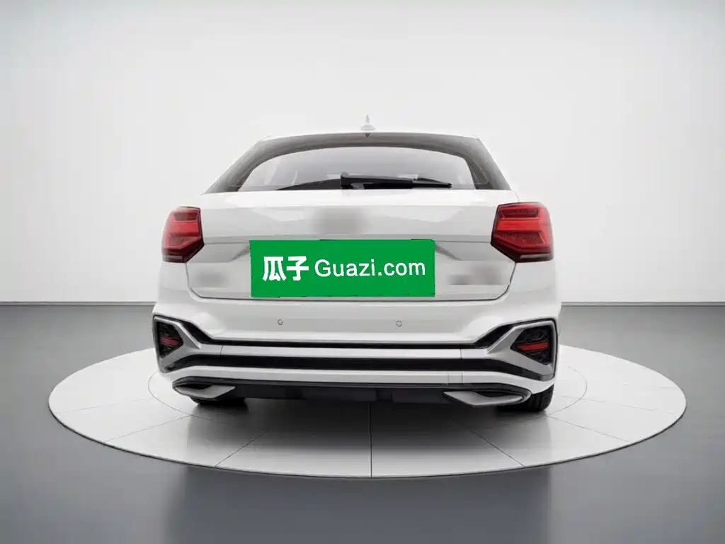 Audi Q2L — миниатюра 3