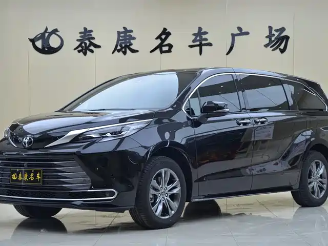 TOYOTA SIENNA 2025