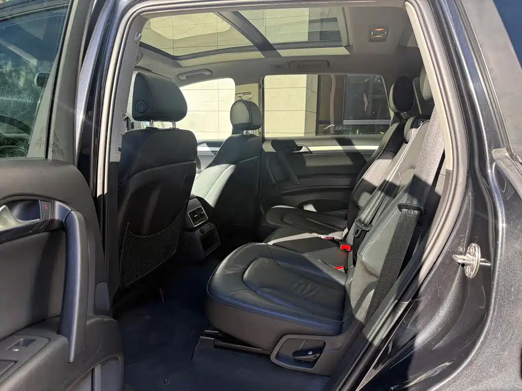 Audi Q7 — миниатюра 9