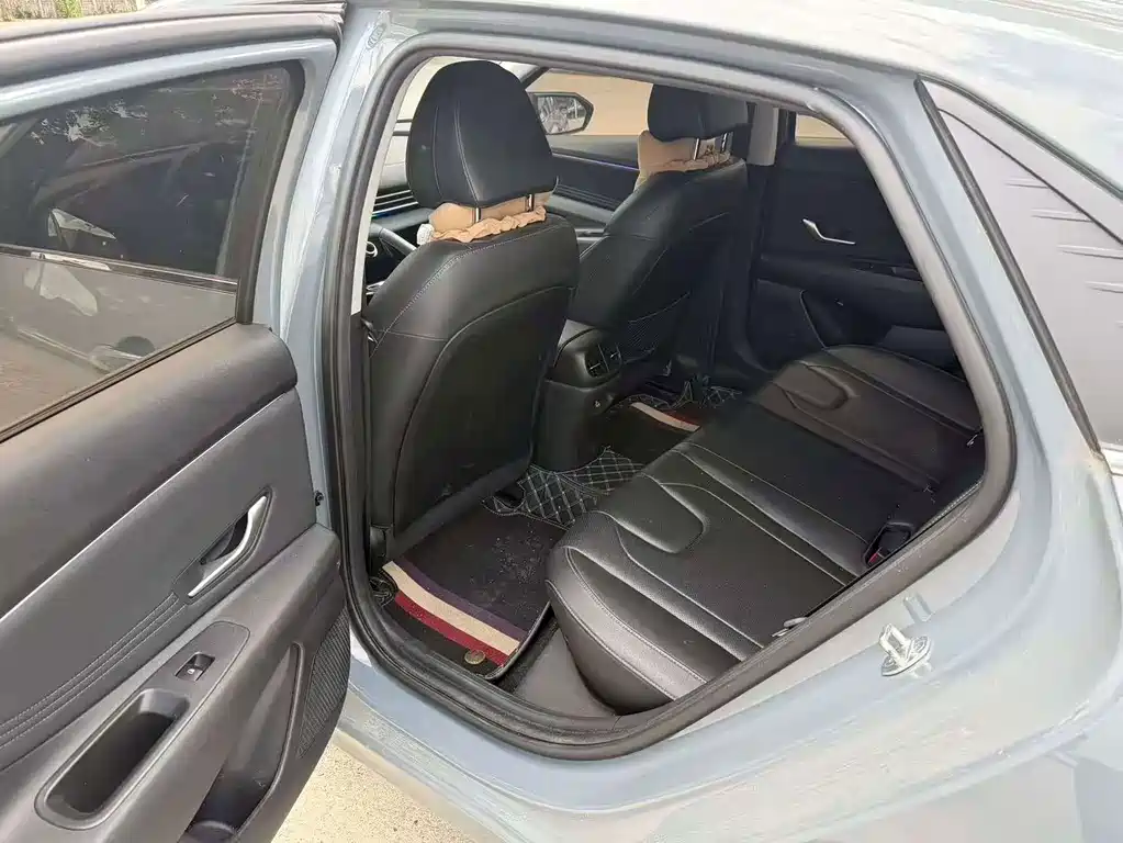 Hyundai Elantra — миниатюра 6