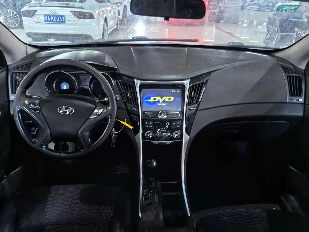 Hyundai Sonata — миниатюра 6
