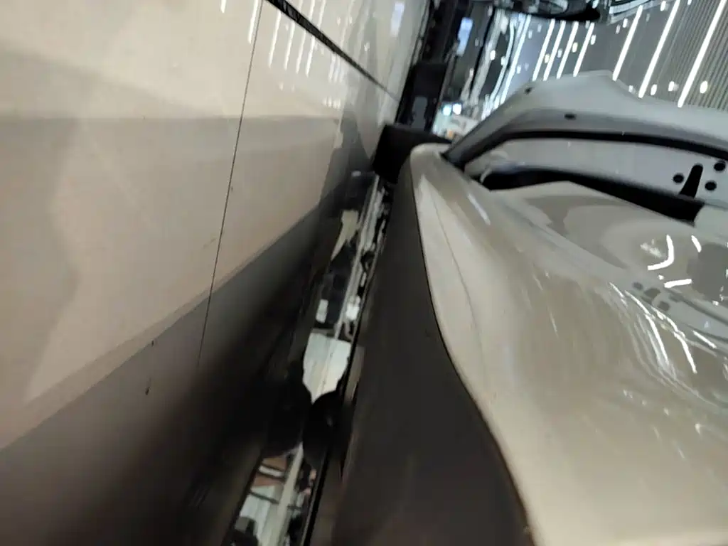 Tesla Model 3 — миниатюра 22