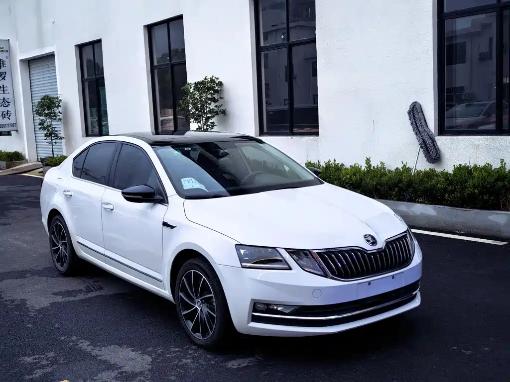 Skoda Octavia - фото 2