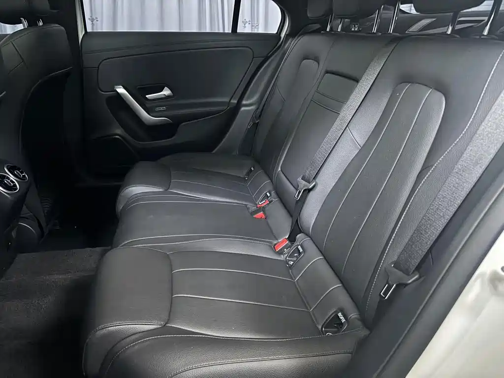 Mercedes-Benz A-Class — миниатюра 10