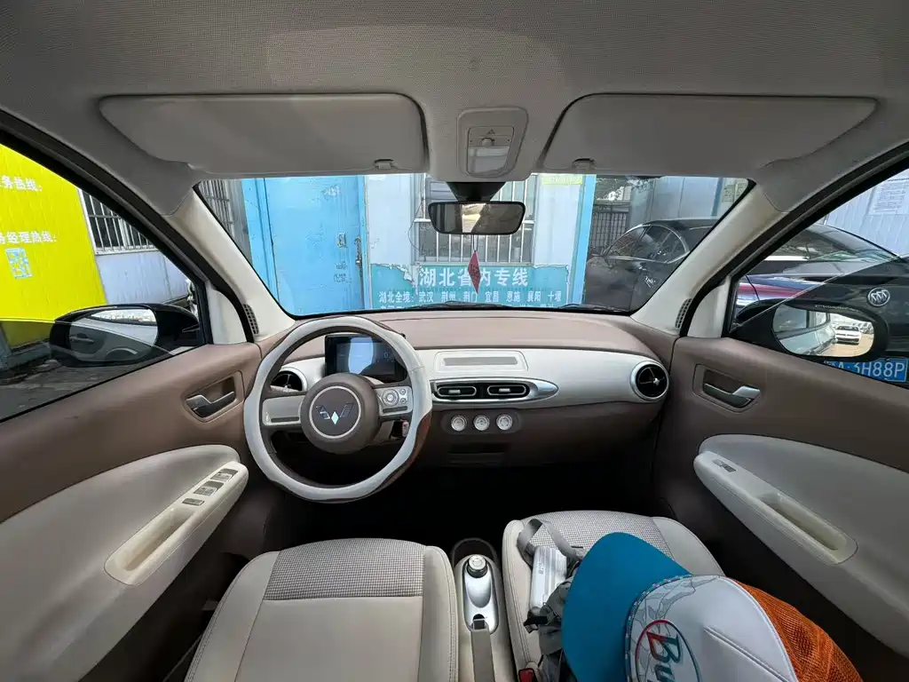Wuling MINIEV — миниатюра 6