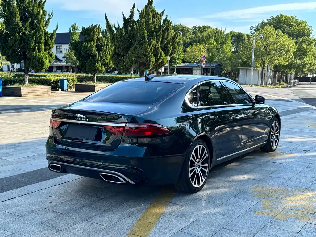 Jaguar XFL — миниатюра 4